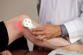 Procédure de thérapie au laser pour l'arthrose des articulations