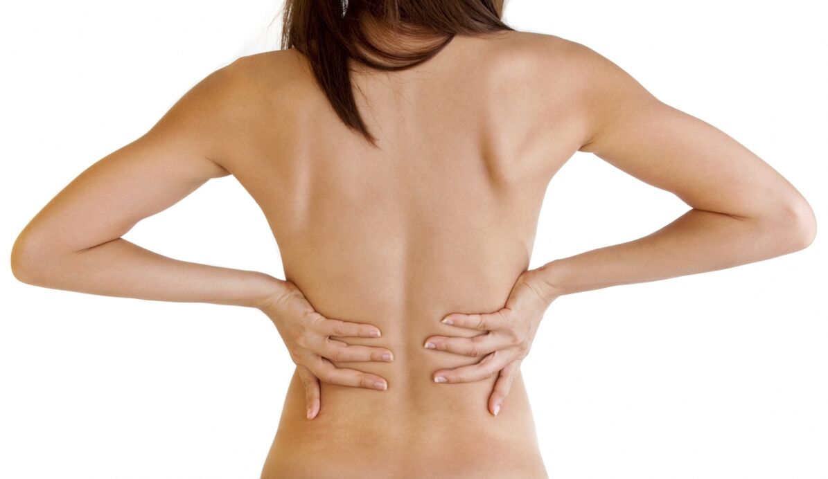 Au deuxième stade de l'ostéochondrose thoracique, des maux de dos apparaissent